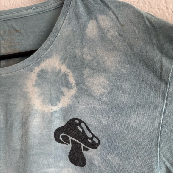 Blue Short Sleeve Tie-Dye Tee - Picture 4 of 7
